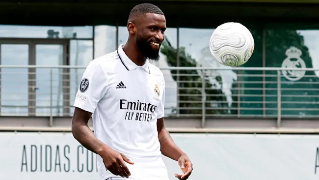 Antonio Rudiger en presentación con Real Madrid