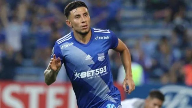 Joao Rojas celebra un gol con Emelec