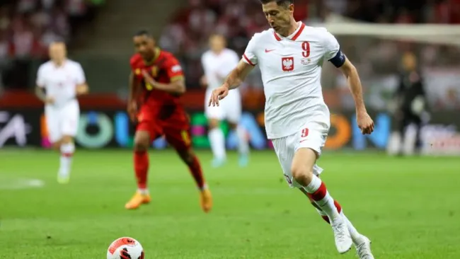 Robert Lewandowski con Polonia ante Bélgica
