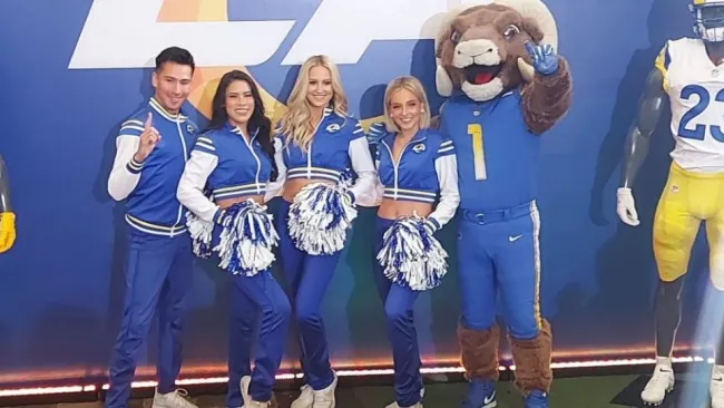 Eswinn Diaz en su visita a México con los Rams