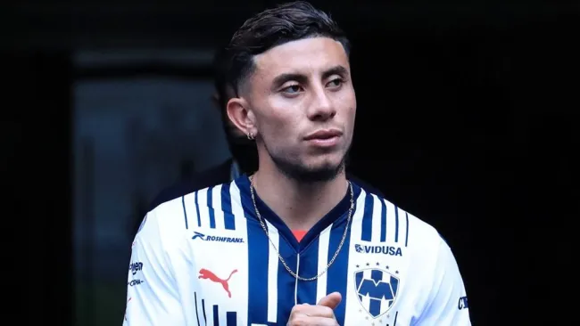 Joao Rojas en presentación con Rayados
