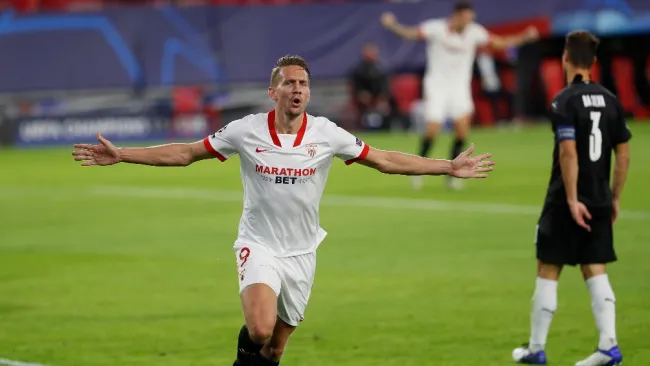 Luuk de Jong en festejo de gol