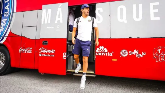 Alan Mozo fue a la banca en su debut en Chivas