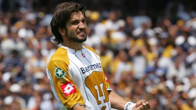 Kikín Fonseca festejando un gol