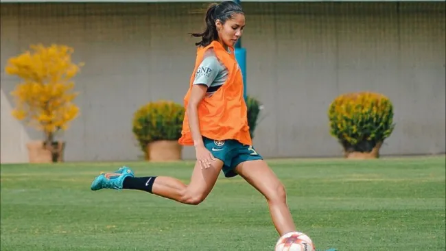 Alison González en entrenamiento con el América