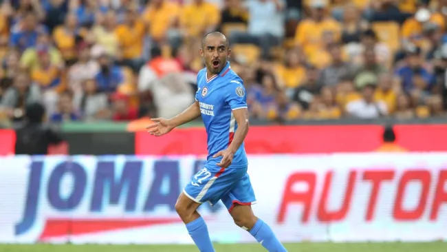 Rafael Baca durante un partido con Cruz Azul