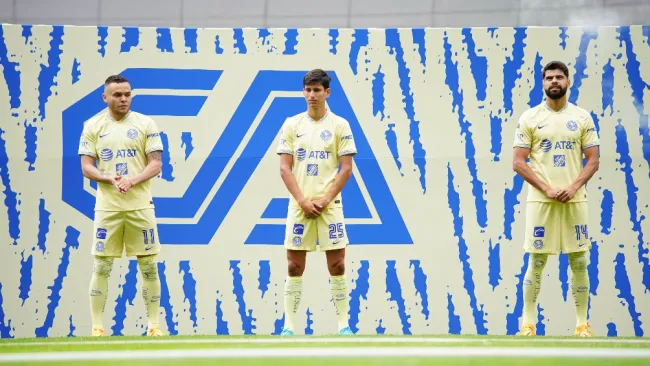 Jonathan Rodríguez, Néstor Araujo y Jürgen Damm durante presentación con América