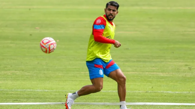 Ponce en entrenamiento con Chivas