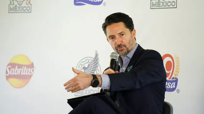 Yon de Luisa, en conferencia con medios 