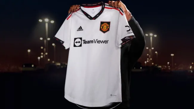 Uniforme de visitante de Manchester United