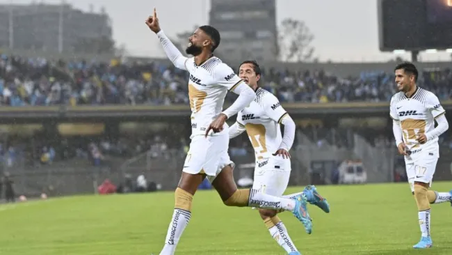 Diogo festejando un gol