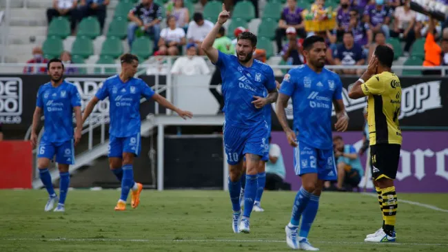 Gignac celebrando su gol ante Mazatlán