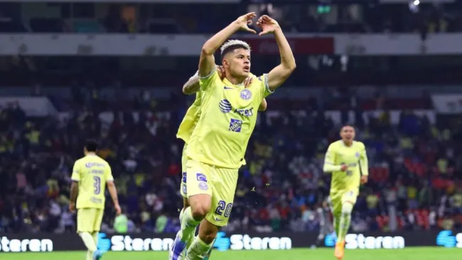 Richard Sánchez festejando un gol