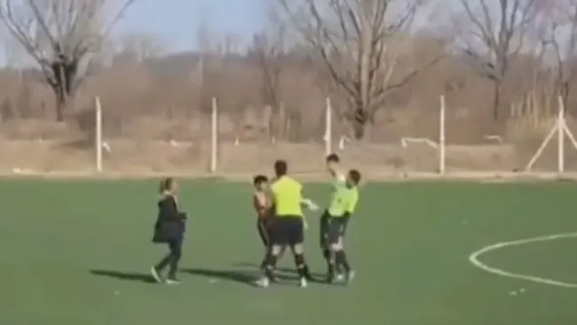 El juez logró esquivar la agresión