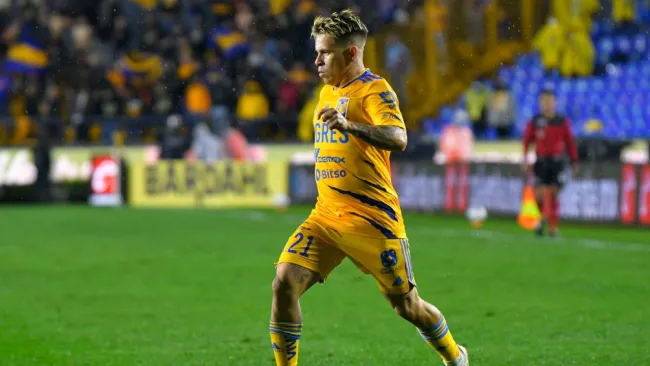 Jeferson Soteldo en partido con Tigres