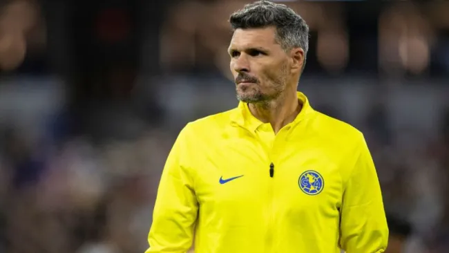 Fernando Ortiz dirigiendo al América