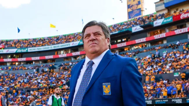 Miguel Herrera dirigiendo a Tigres