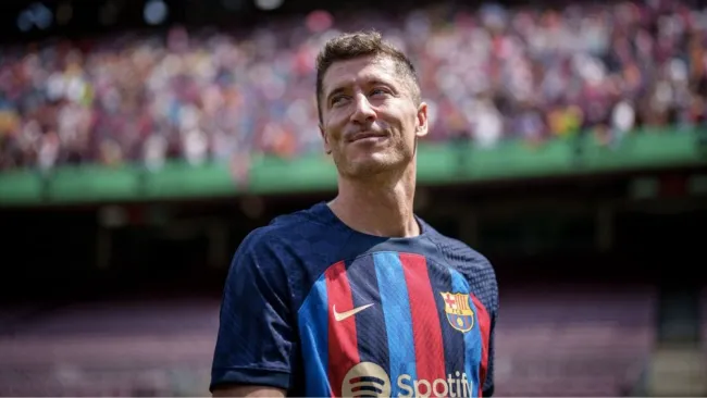 Lewandowski en su presentación con el Barca
