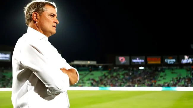 Diego Aguirre con Cruz Azul en el estadio Corona