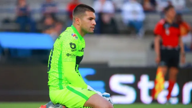 El arquero auriazul durante un juego con los Pumas