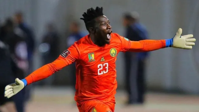André Onana festejando un gol de Camerún