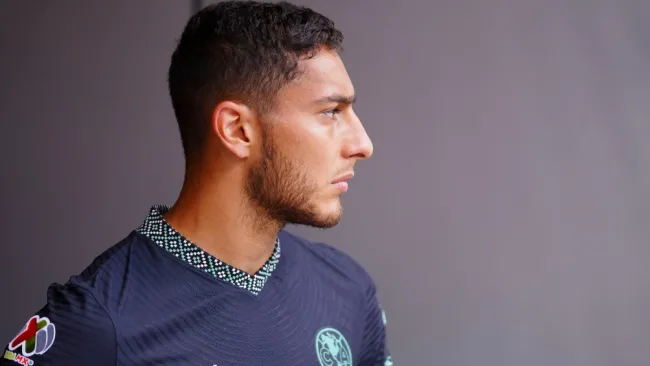 Sebastián Cáceres abandonó el Clásico Capitalino por lesión