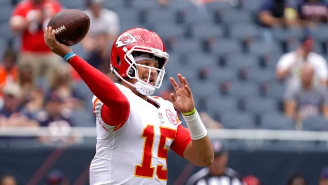 Mahomes vuelve a los emparrillados
