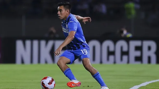 Charly Rodríguez en acción con Cruz Azul