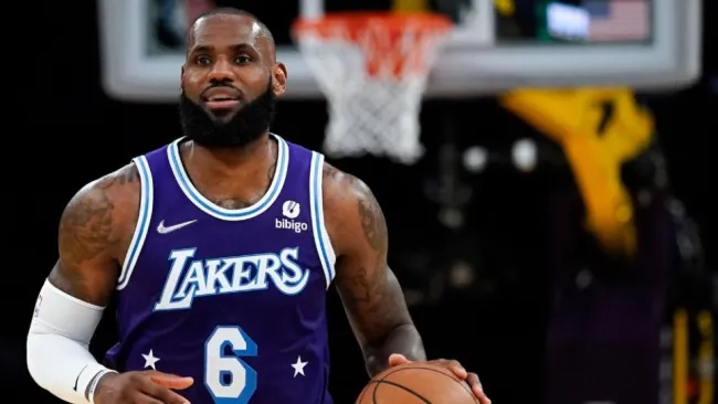 LeBron James durante un partido