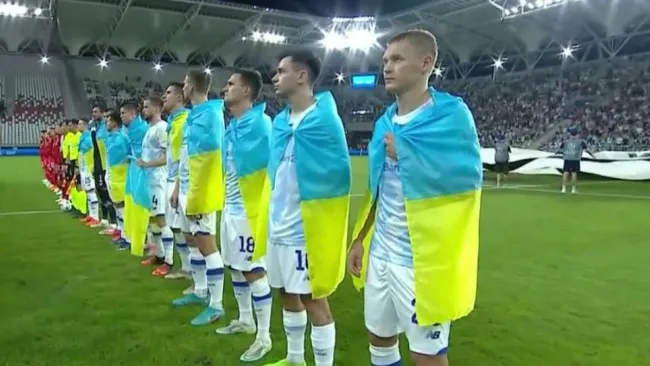 Jugadores del Dinamo de Kiev previo a un partido