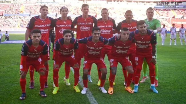Jugadores de Chivas previo a un partido