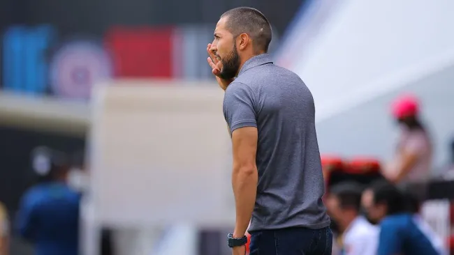 Gerardo Castillo, entrenador de las Centellas del Necaxa