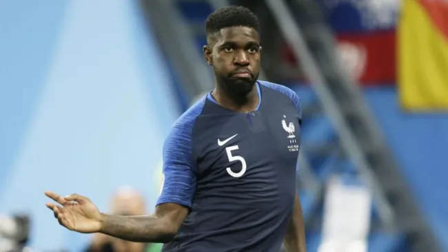 Samuel Umtiti festejando un gol