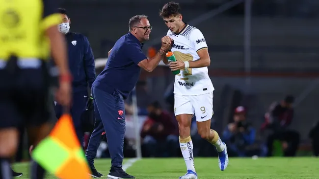 Andrés Lillini y Juan Dinenno en festejo de gol