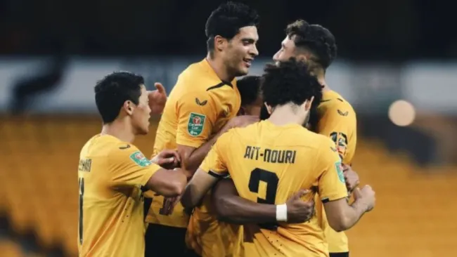 Raúl Jiménez celebrando su gol ante Preston