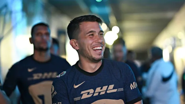 Cristian Battocchio previo a un partido de Pumas