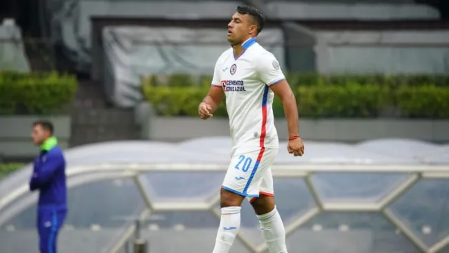 Iván Morales durante un partido