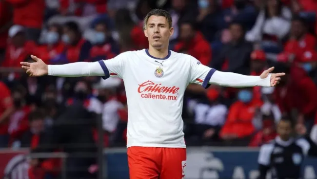 Chicote Calderón durante un partido de Chivas