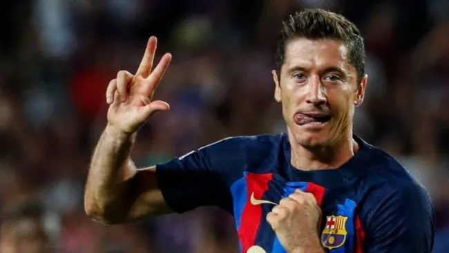 Robert Lewandowski festejando un gol