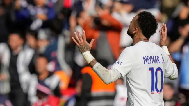 Neymar festejando un gol