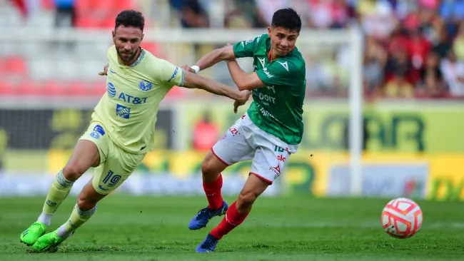 Miguel Layún en el partido ante Necaxa 