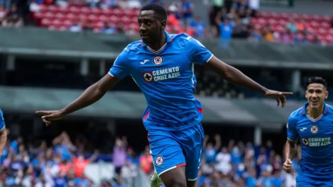 Carneiro en festejo con Cruz Azul