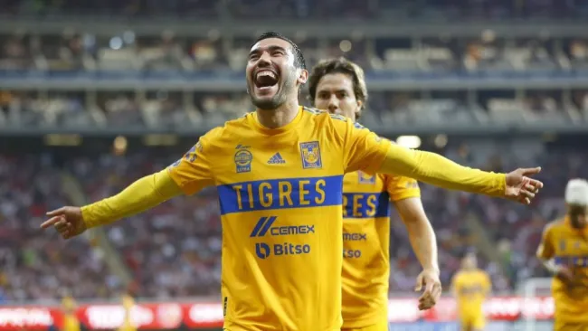 Juan Pablo Vigón en festejo con Tigres