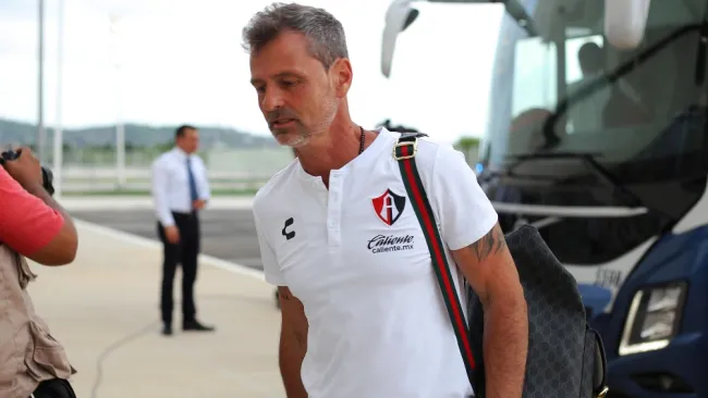 Diego Cocca previo a un partido de Atlas