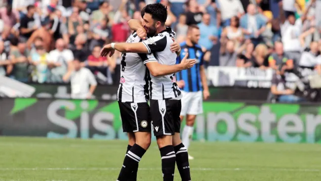 Tolgay Arslan en festejo de gol