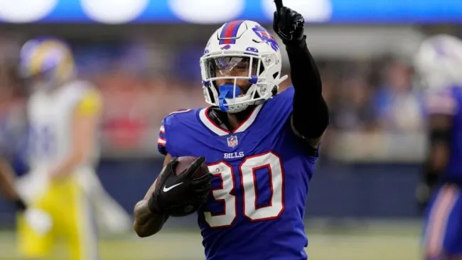 Dane Jackson durante un partido de los Bills