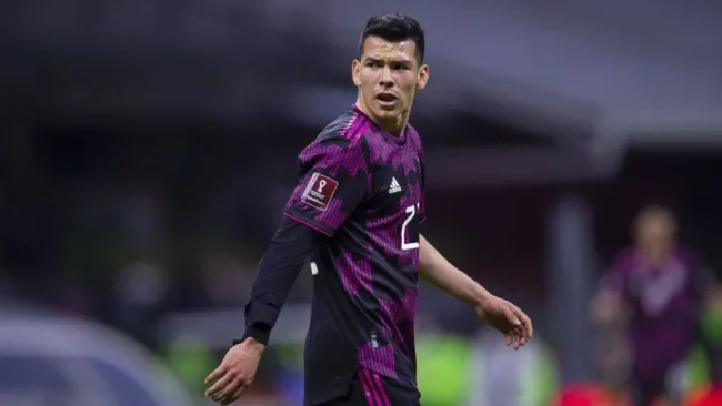 Chucky Lozano durante un partido de México