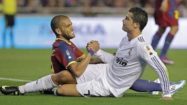 Dani Alves reconoció su admiración a Cristiano Ronaldo