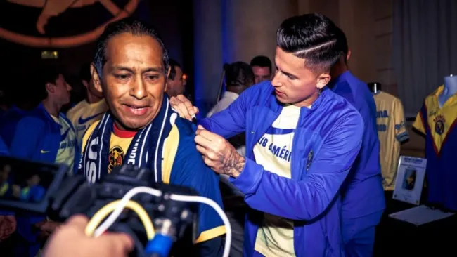 Brian Rodríguez durante un evento