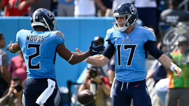 Jugadores de los Titans festejando un touchdown